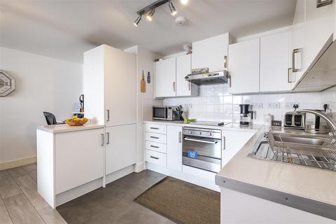 Flat 50, Jubilee House Station Approach, Epsom, KT19 8EU