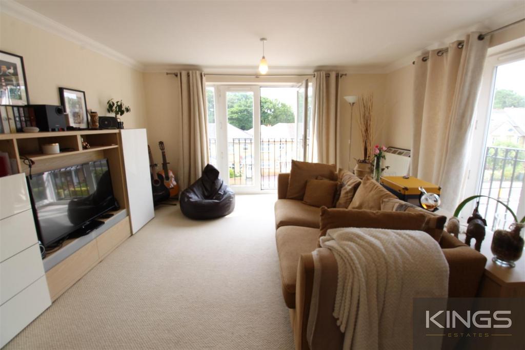 Marshall Square, Southampton 2 bed apartment £1,300 pcm (£300 pw)