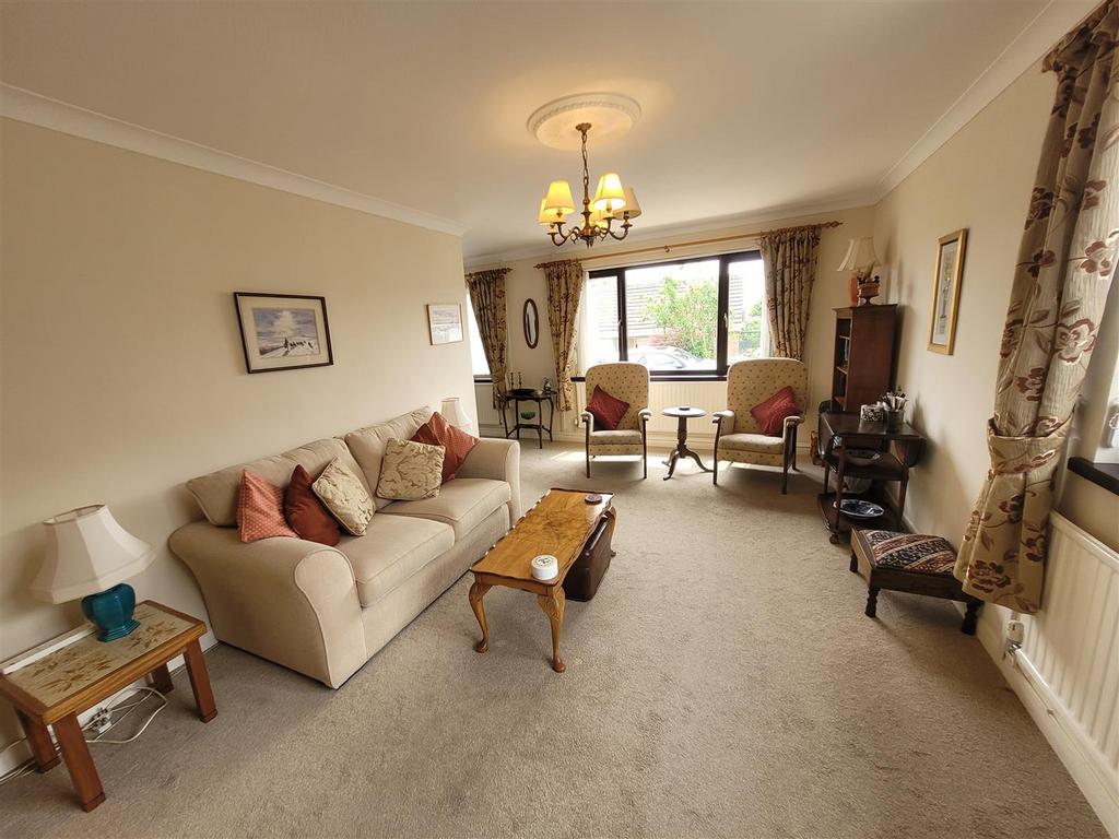 120 Haven Park Crescent, Haverfordwest 3 bed bungalow £260,000