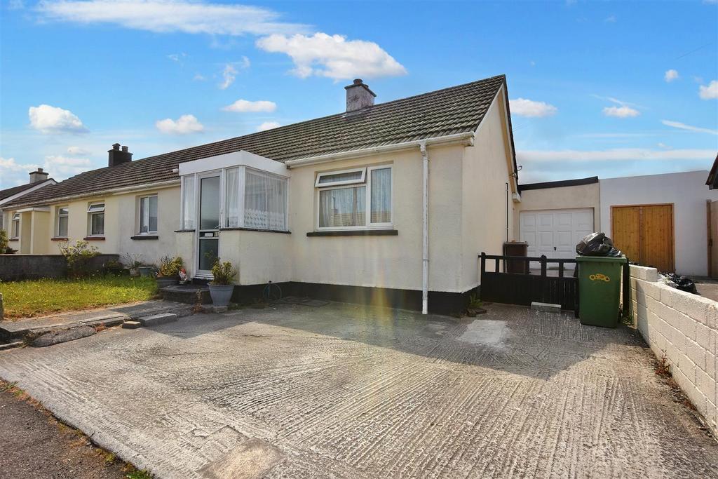 Trethern Close, Troon, Camborne 3 bed semidetached bungalow for sale