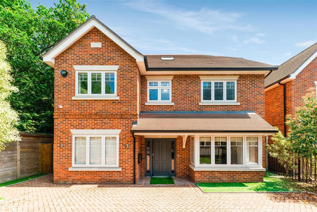 Henley Drive, Coombe, Kingston Upon Thames, KT2 5 bed detached house