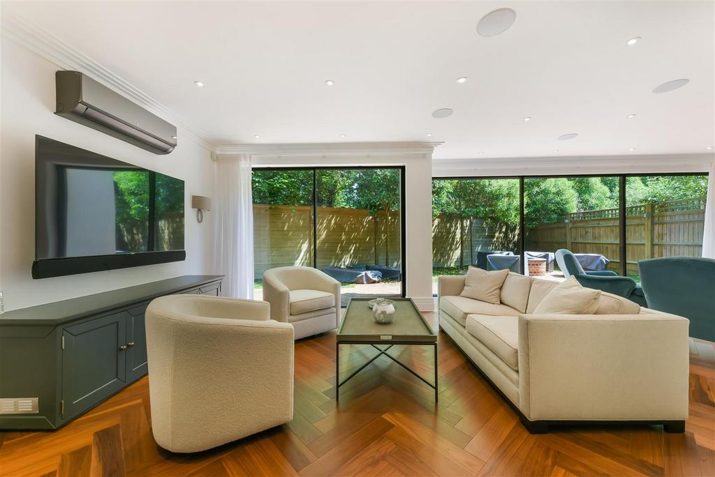 Henley Drive, Coombe, Kingston Upon Thames, KT2 5 bed detached house for sale £2,350,000