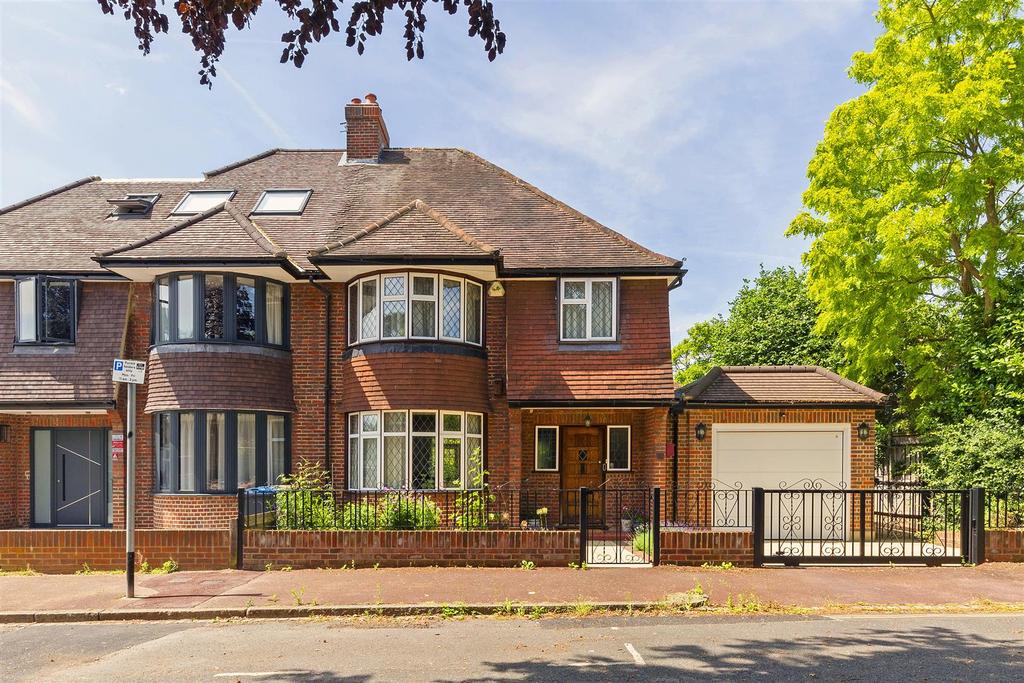 Holland Avenue, West Wimbledon, SW20 3 bed house for sale £1,500,000