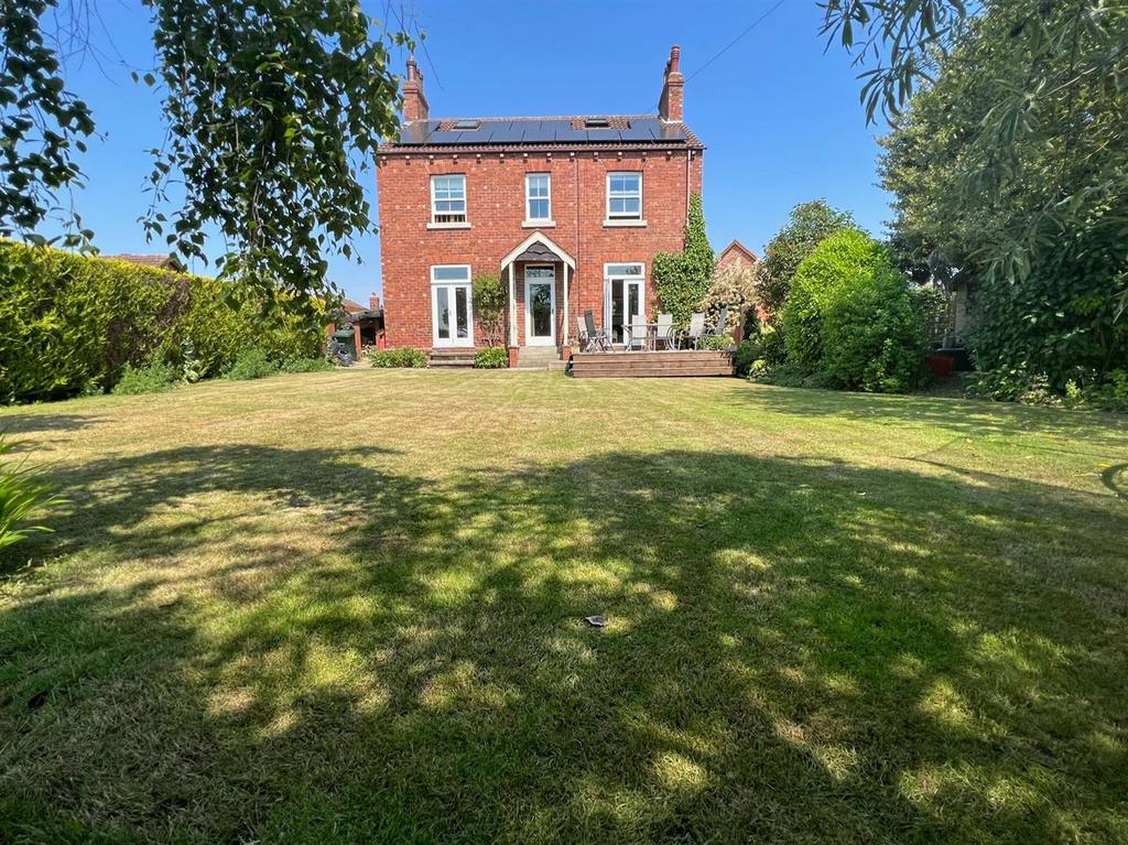 Cawood Road, Wistow, YO8 3XB 6 bed detached house for sale £500,000