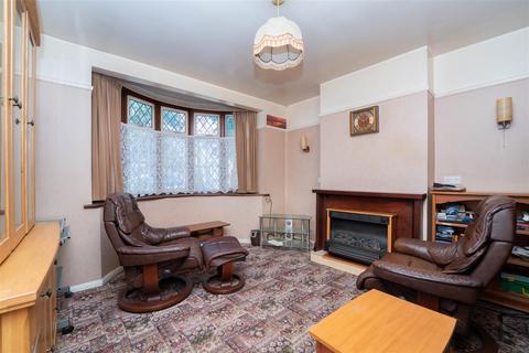 130 Midhurst Road, London, W13 9TP