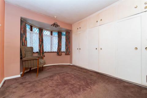 130 Midhurst Road, London, W13 9TP