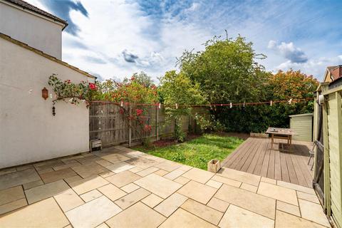 38 Clitherow Avenue, London, W7 2BH
