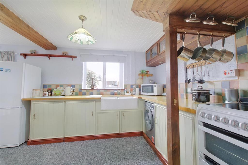 Kitchen 1 .jpeg