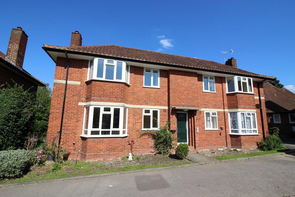 Greenwood Close, Bushey Heath 2 bed flat £1,350 pcm (£312 pw)