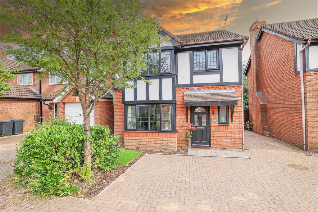 Kenilworth Close, Hemel Hempstead, HP2 3 bed detached house for sale