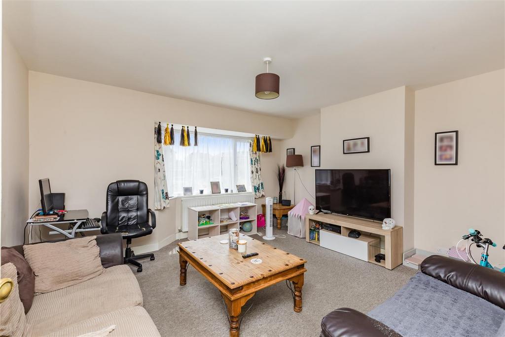 Carden Hill, Brighton 2 bed flat £300,000