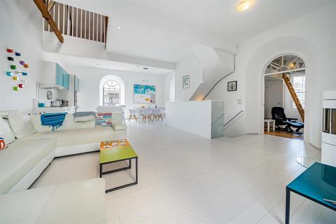 2, Ebenezer Chapel West End, Marazion, TR17 0EL