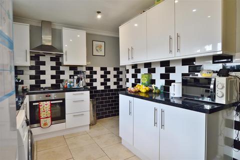 3 bedroom terraced house for sale, The Cherries Wexham