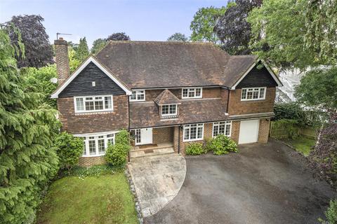 5 bedroom detached house for sale - Greenways, Walton On The Hill