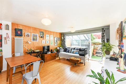 66 Wyemead Crescent, London, E4 6HW