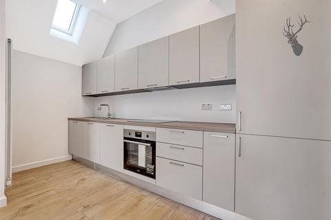 1 bedroom flat to rent, Westbury Lane, Buckhurst Hill IG9