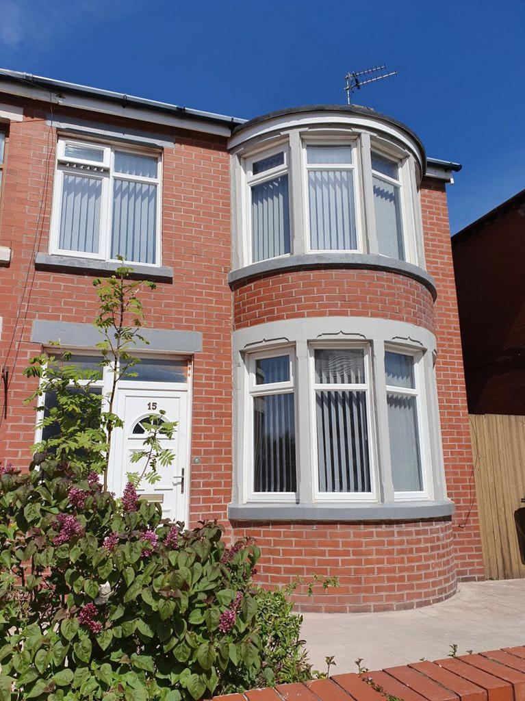 Blenheim Avenue, Blackpool, Lancashire 3 bed semidetached house £775