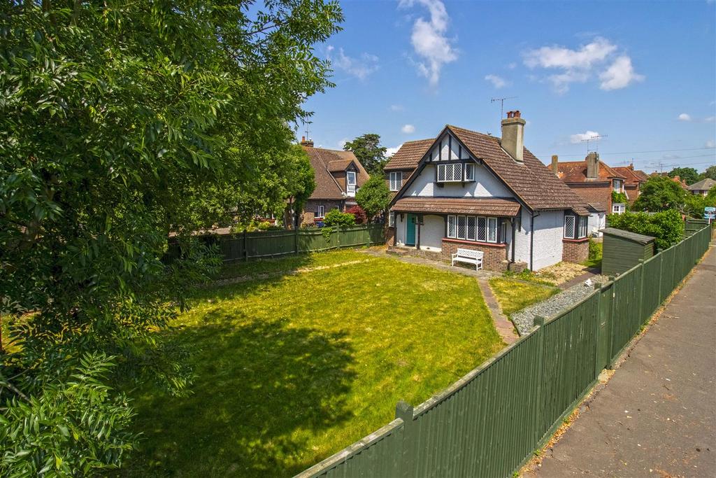 Offington Drive, Worthing 4 bed detached house for sale £725,000