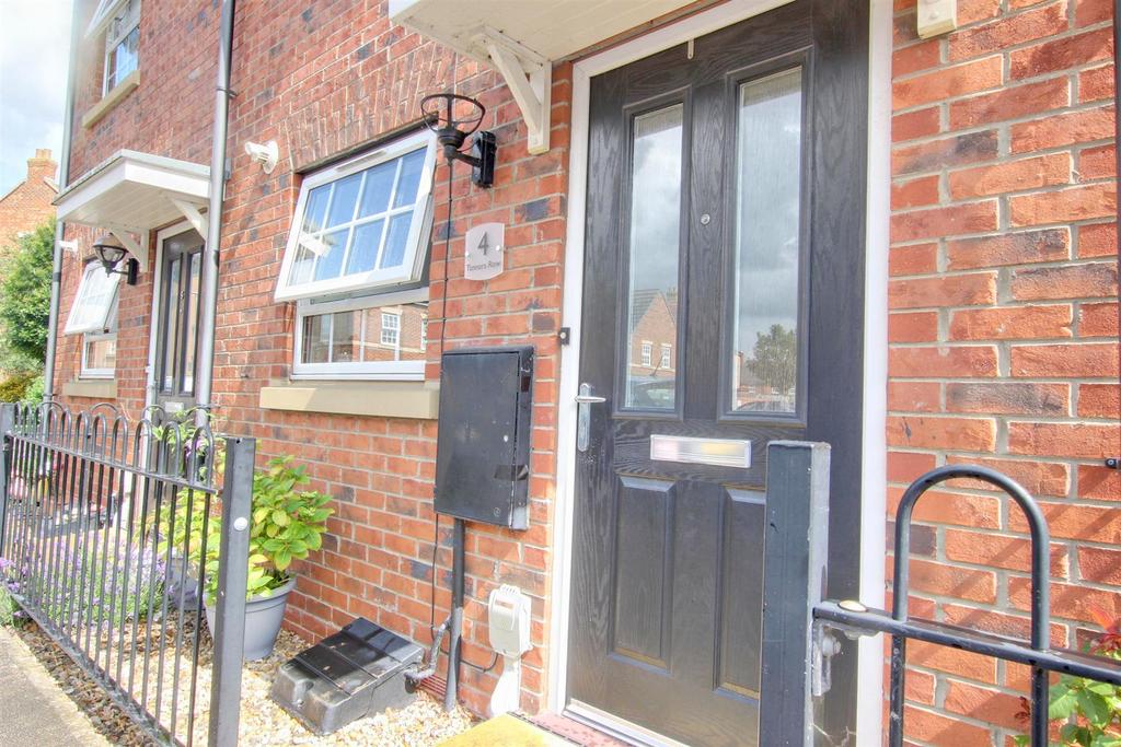 St. Nicholas Road, Beverley 2 bed terraced house £200,000