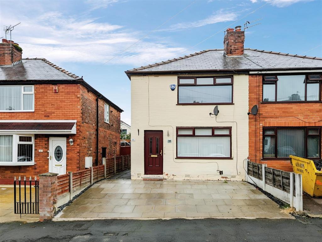 Douglas Road, Leigh 2 bed semidetached house for sale £129,950