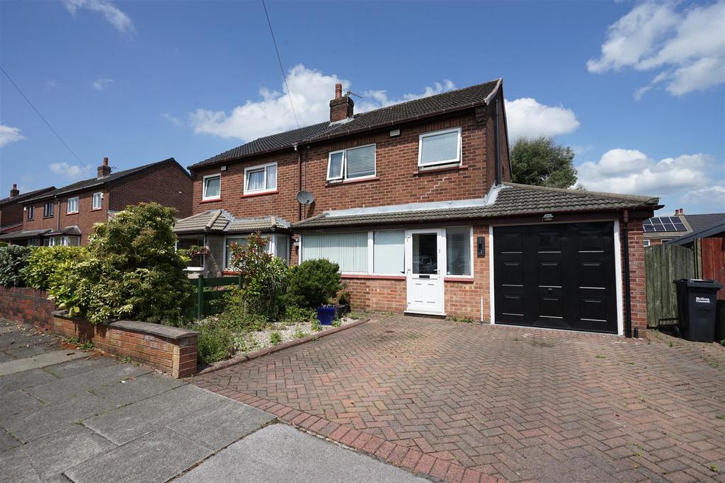 Thirlmere Road, Blackrod, Bolton 3 bed semidetached house for sale £