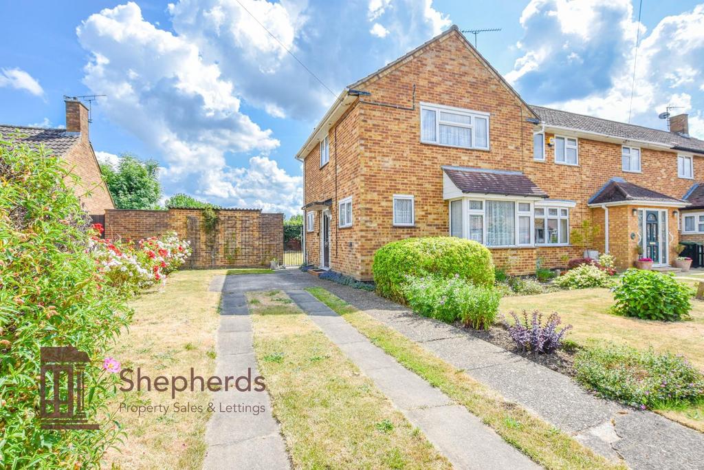 Wavell Close, Cheshunt EN8 2 bed end of terrace house for sale £499,995