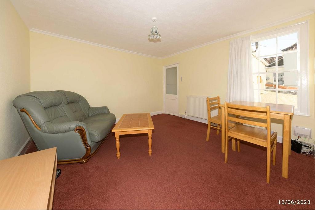 Stratton Terrace, Falmouth 1 bed property £790 pcm (£182 pw)