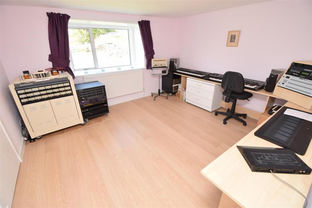 Bedroom two.jpg