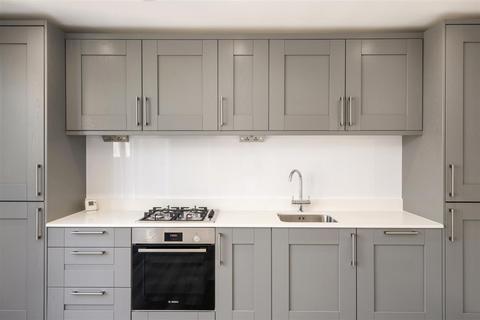 17 Cockshot Hill, Reigate, RH2 8EF