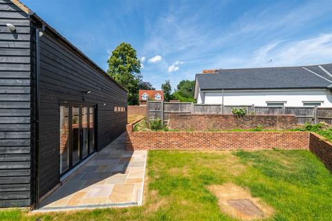 17 Cockshot Hill, Reigate, RH2 8EF