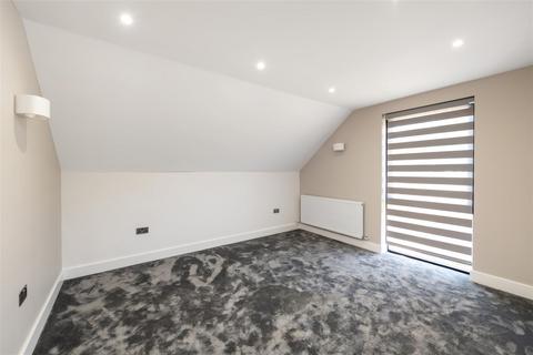 17 Cockshot Hill, Reigate, RH2 8EF