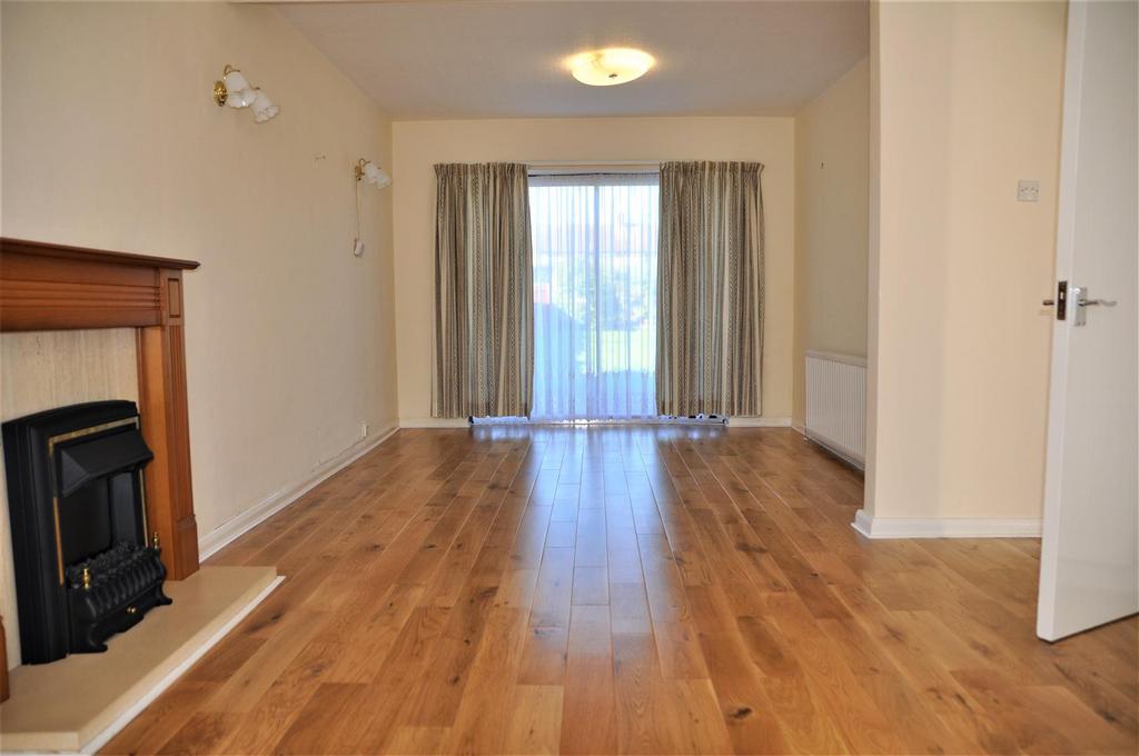Malvern Gardens, Harrow 3 bed end of terrace house £2,200 pcm (£508 pw)
