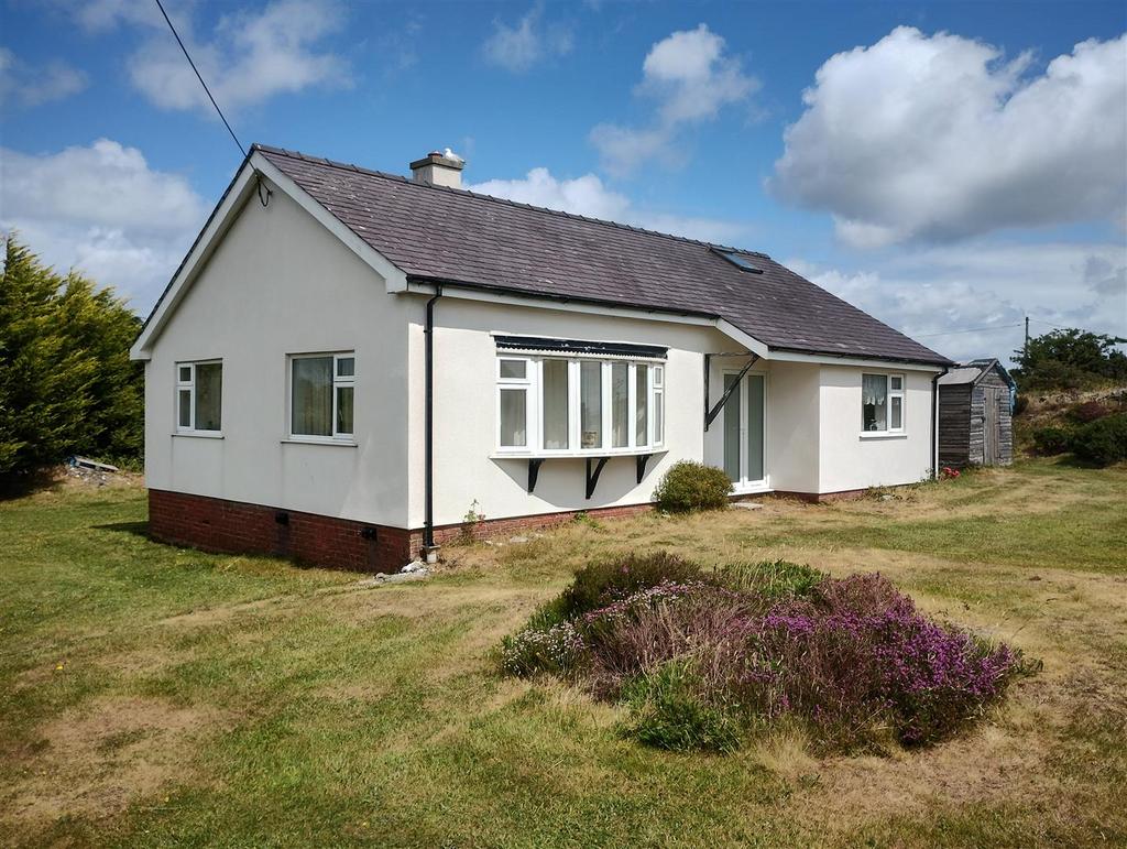 (Opposite Pengorffwysfa), Llanddona, Beaumaris 2 bed bungalow for sale