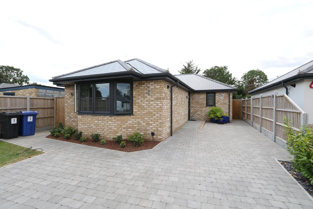 Barmoor Mews, Orsett Heath 2 bed detached bungalow £475,000