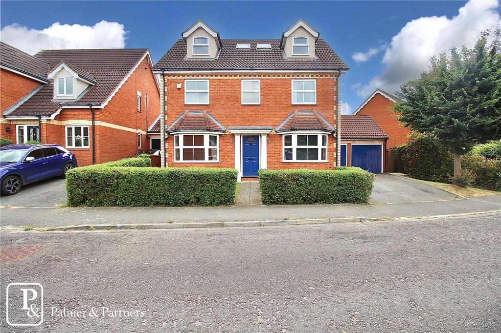 Hazel Rise, Claydon, Ipswich, Suffolk, IP6 6 bed detached house for