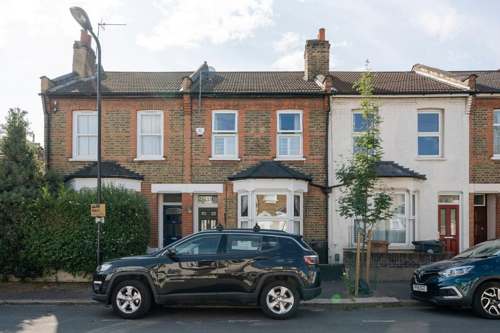 London, London E11 2 bed terraced house for sale £625,000