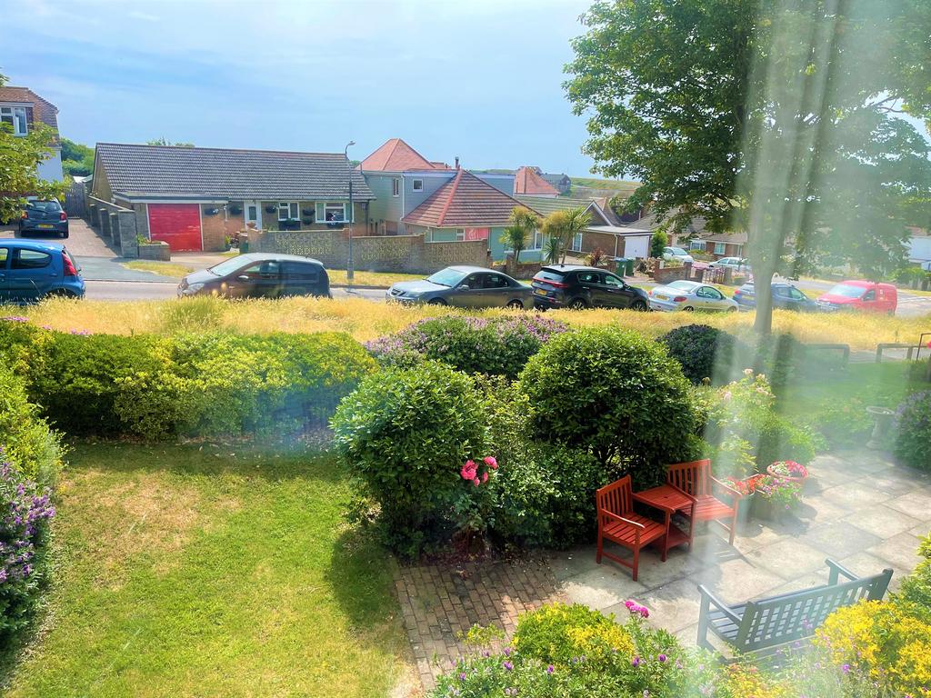 Longridge Avenue, Saltdean BN2 1 bed flat for sale £115,000