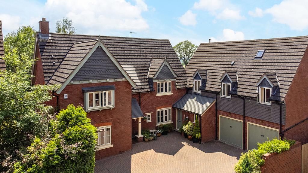 Badger Brook Lane Astwood Bank, Worcestershire, B96 6EJ 5 bed