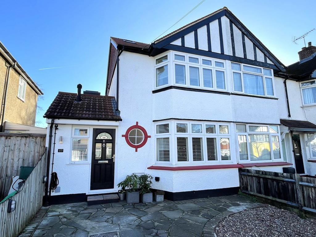 Faringdon Avenue, Bromley BR2 3 bed end of terrace house £583,000