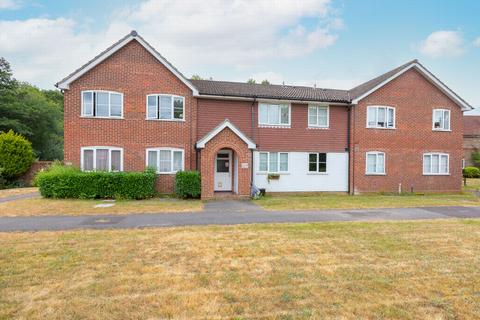 43 Broadhurst, Farnborough, GU14 9XA
