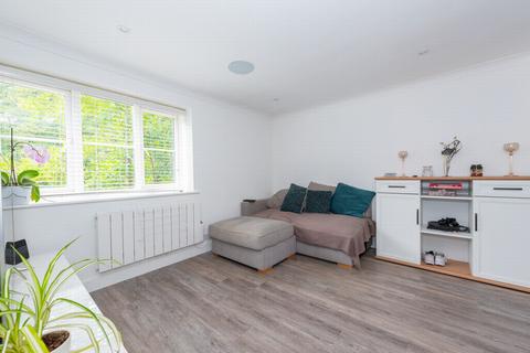 43 Broadhurst, Farnborough, GU14 9XA