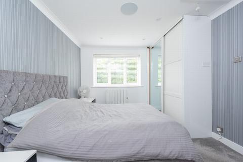 43 Broadhurst, Farnborough, GU14 9XA