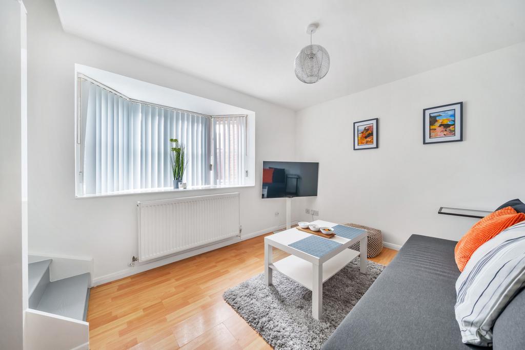 Archer Close, Kingston Upon Thames, KT2 1 bed end of terrace house for