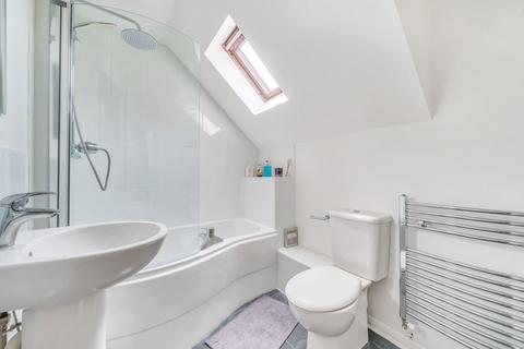 15 Archer Close, Kingston Upon Thames, KT2 5NE