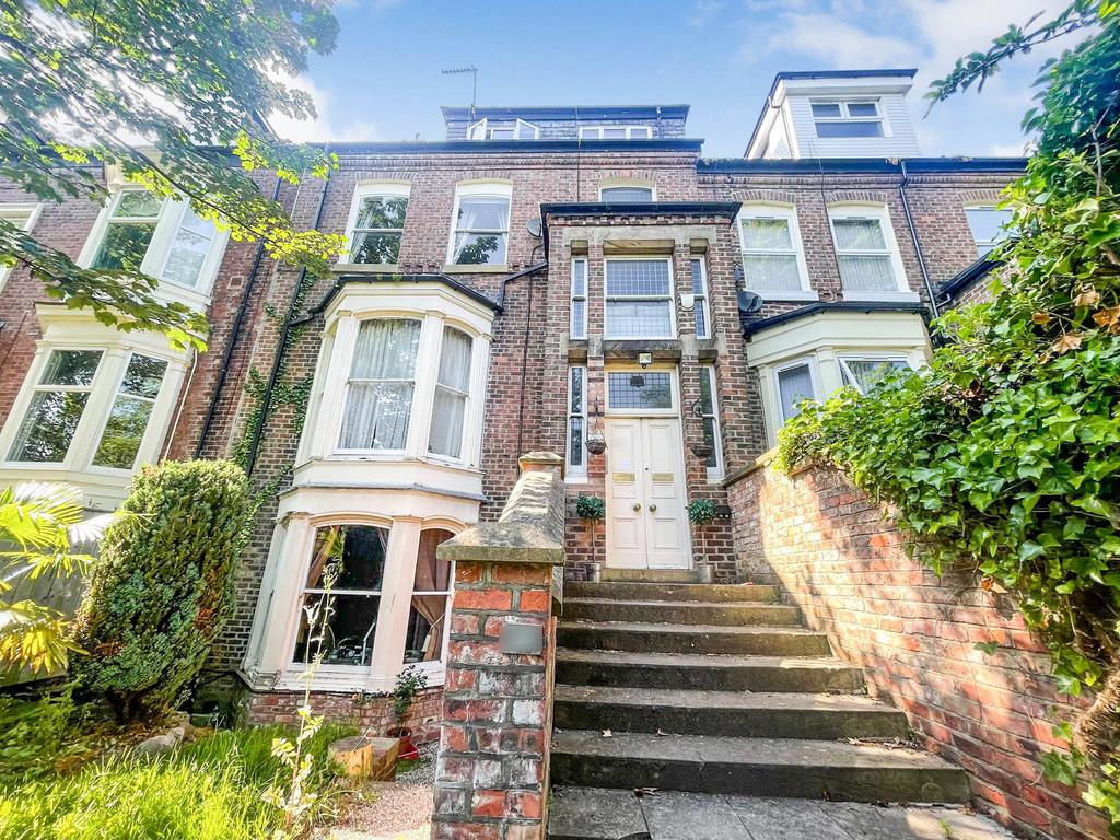 Thornhill Gardens, Thornhill, Sunderland, Tyne and Wear, SR2 7LD 2 bed