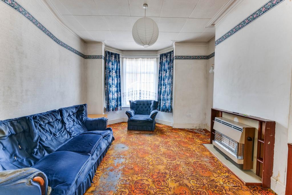 Richmond Street, Southendonsea, SS2 2 bed terraced house £265,000