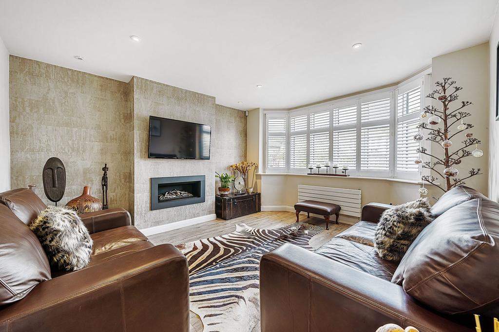 Walsingham Gardens, Epsom, KT19 4 bed semidetached house for sale £