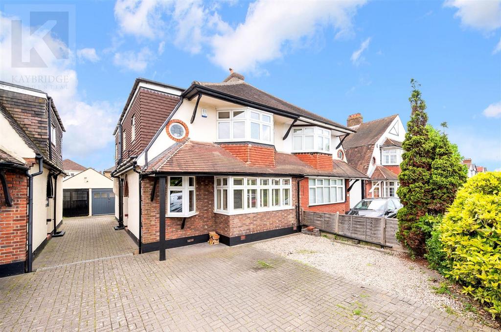 Kingston Road, Epsom, KT19 4 bed semidetached house for sale £599,950