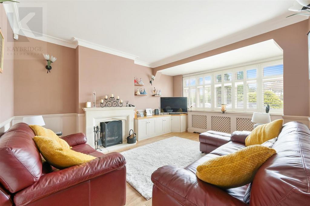 Kingston Road, Epsom, KT19 4 bed semidetached house for sale £599,950