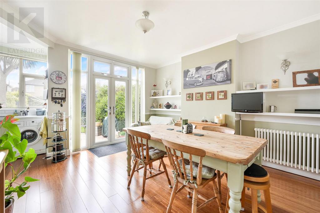 Kingston Road, Epsom, KT19 4 bed semidetached house for sale £599,950